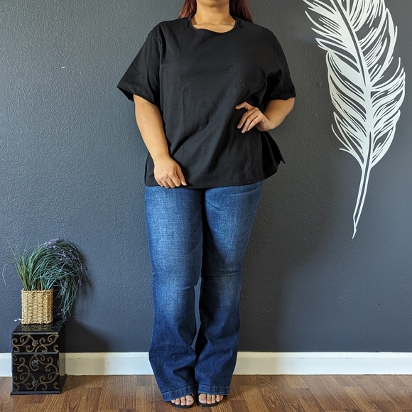 Drapers Black Tee - Picture 3 of 8